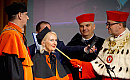 Święto uniwersytetu w Olsztynie. Światowej sławy mikrochirurg z tytułem honoris causa